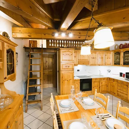 Maison Monamour In Pieno Centro Paese Apartman